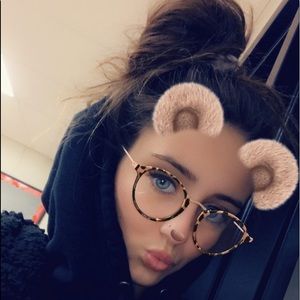 Meet your Posher, Angela